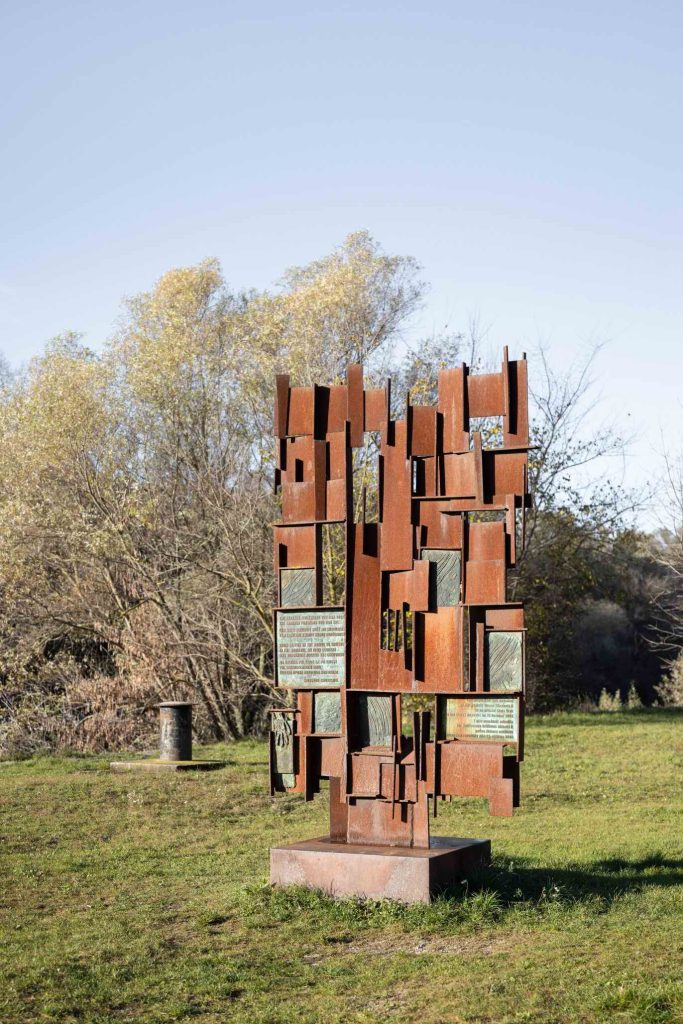 Milan Lukáč - Pamätník Železnej opony, Devín