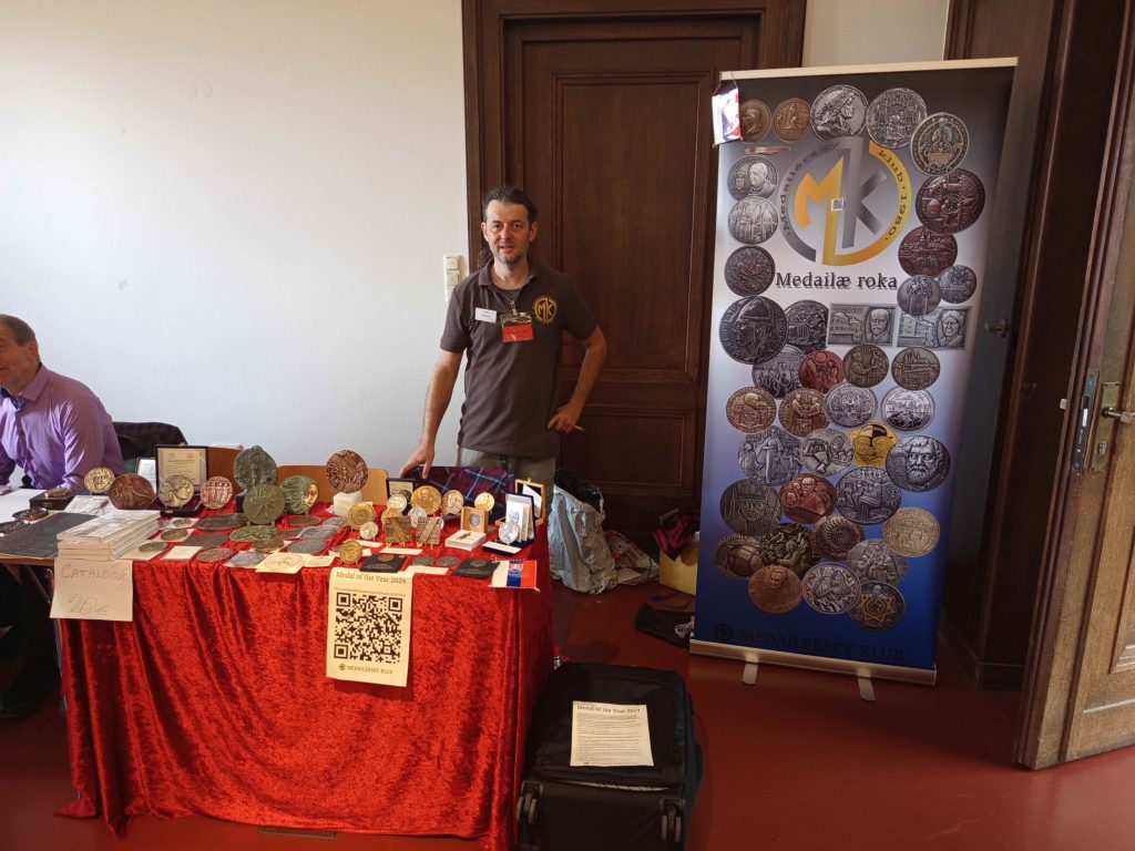 Peter Kočvara, Medailérsky klub